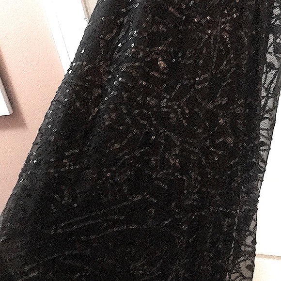 FORMAL DRESS - Picture 3 of 9